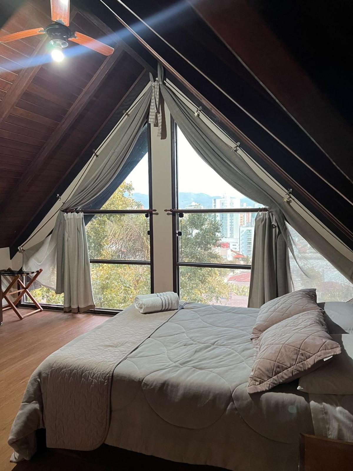 בלומנאו Pousada Casa Da Pedra מראה חיצוני תמונה